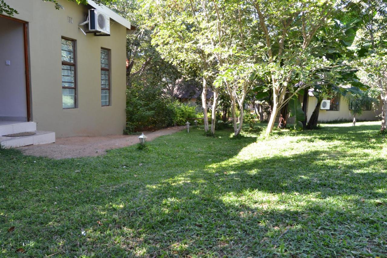 Chobe Sunset Chalets Lesoma Exterior photo