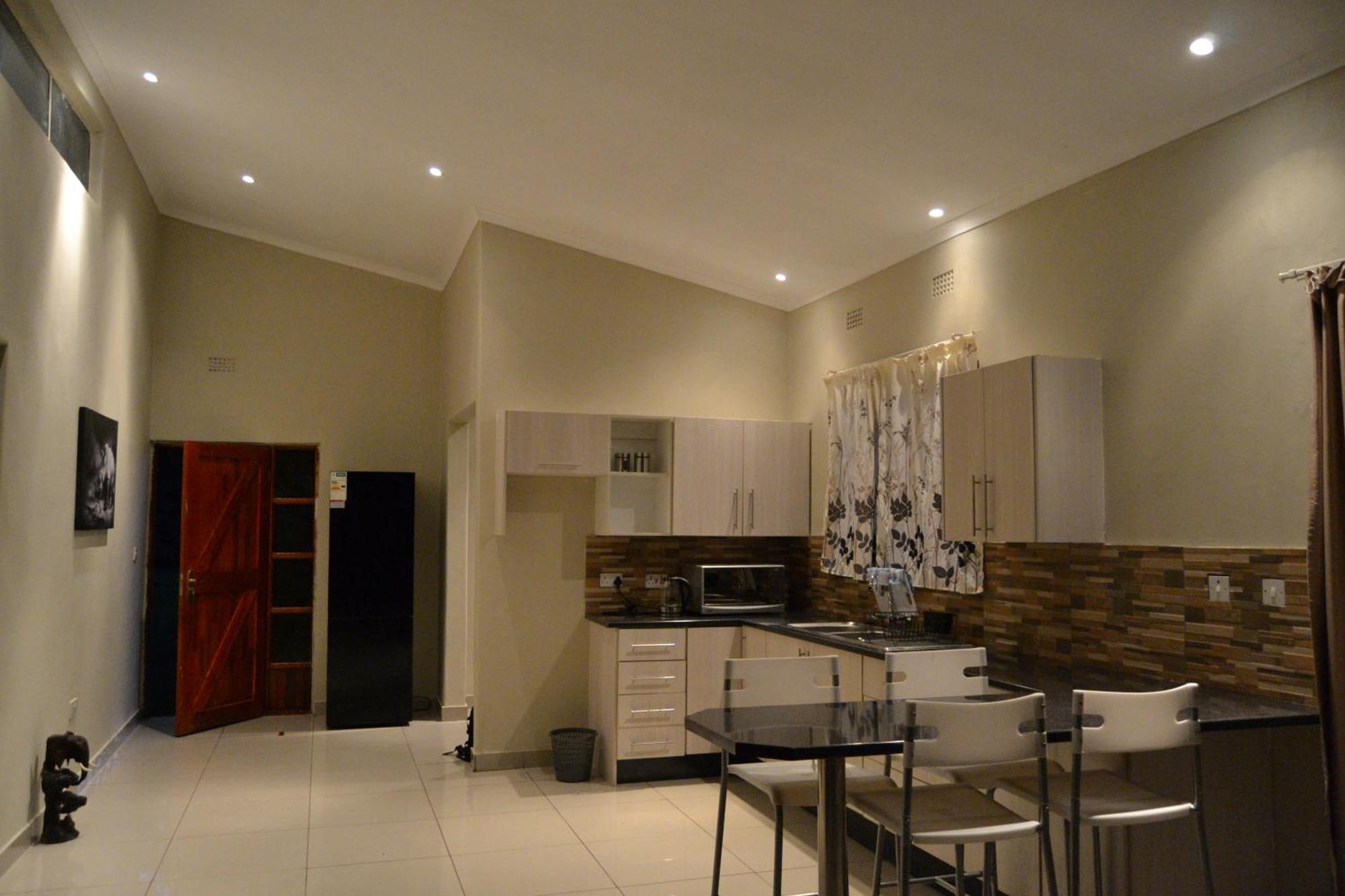 Chobe Sunset Chalets Lesoma Exterior photo