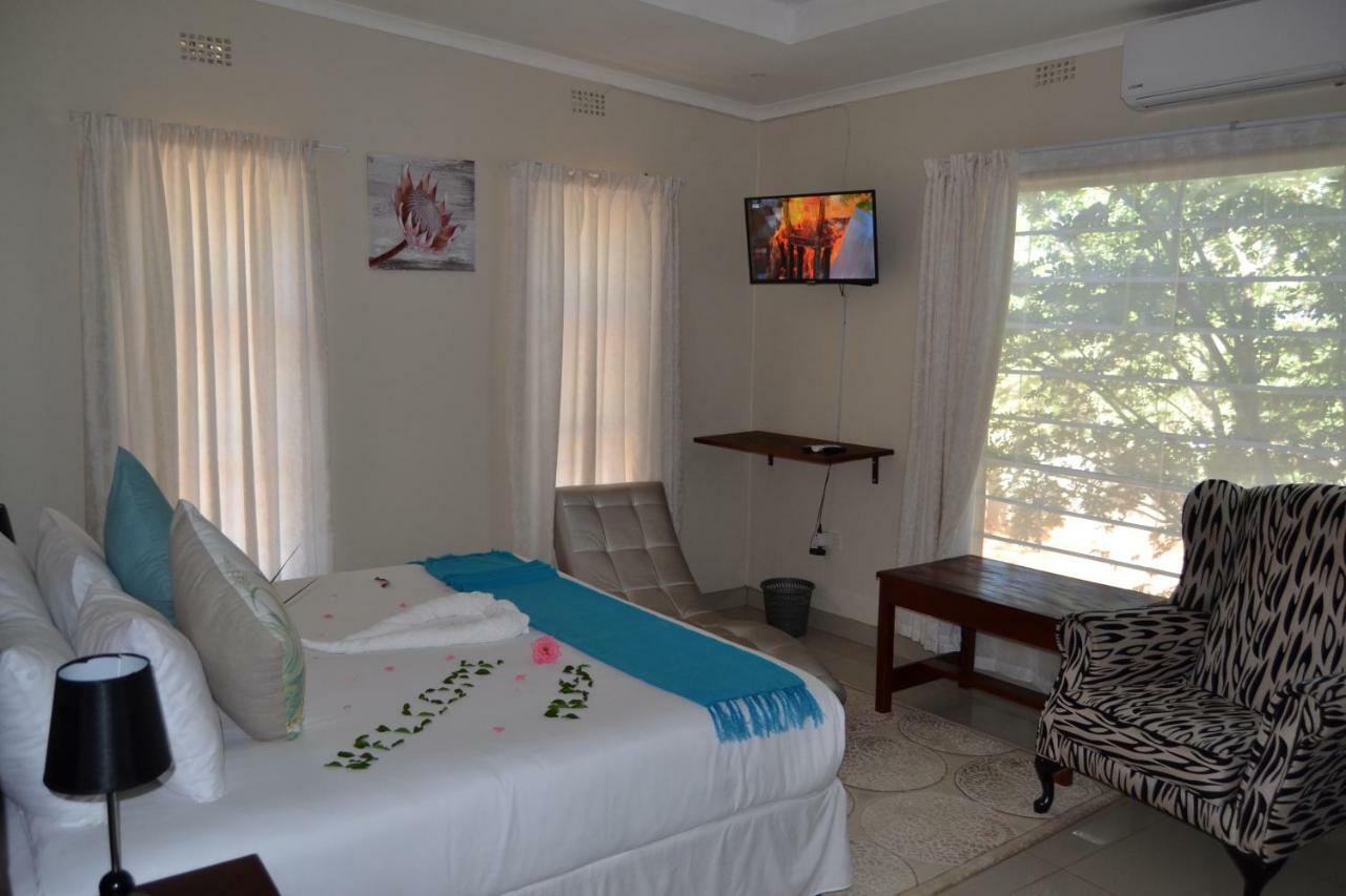 Chobe Sunset Chalets Lesoma Exterior photo